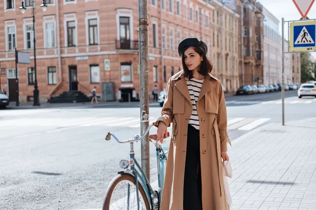 Dix pièces qui tiennent un vestiaire parisien